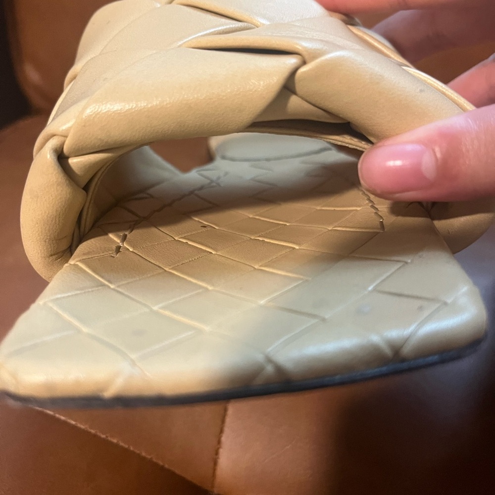Bottega Veneta Lido Sandals Size 38 Cream Intrecciato Woven Leather Slides - Picture 12 of 16